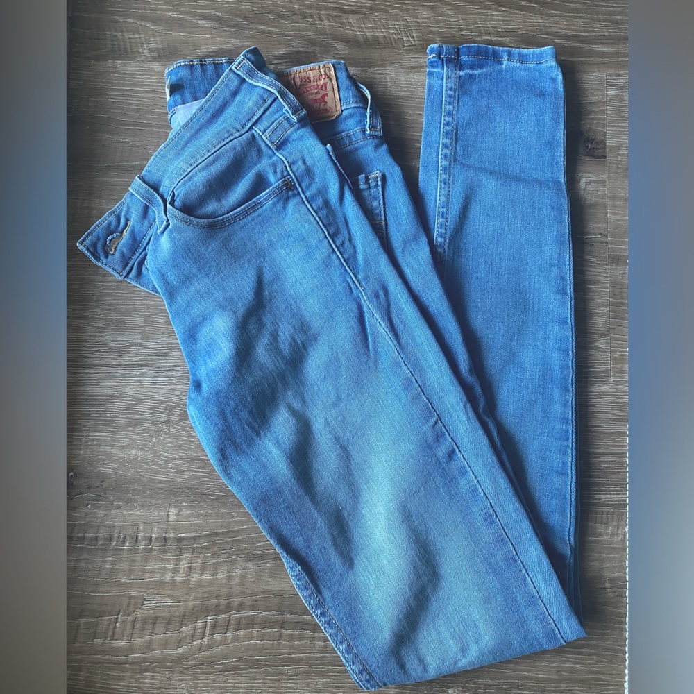Womens Levi’s 535 Super Skinny Size 24